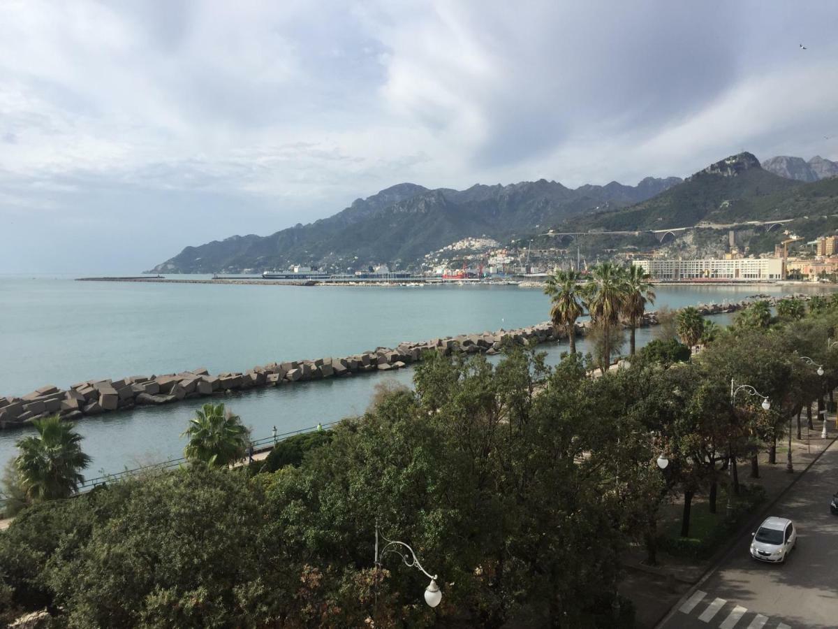 B&B Di Mare E D'Azzurro Салерно Экстерьер фото